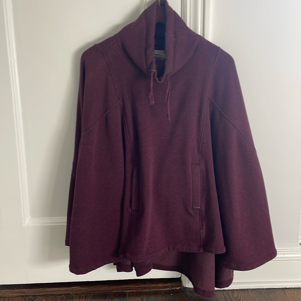UGG Burgandy Poncho With Sleeves Fleece Lined Cowl Neck XS / Small